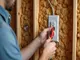 schritt-fuer-schritt-anleitung-elektroinstallation-in-holzfaserdaemmung-meistern